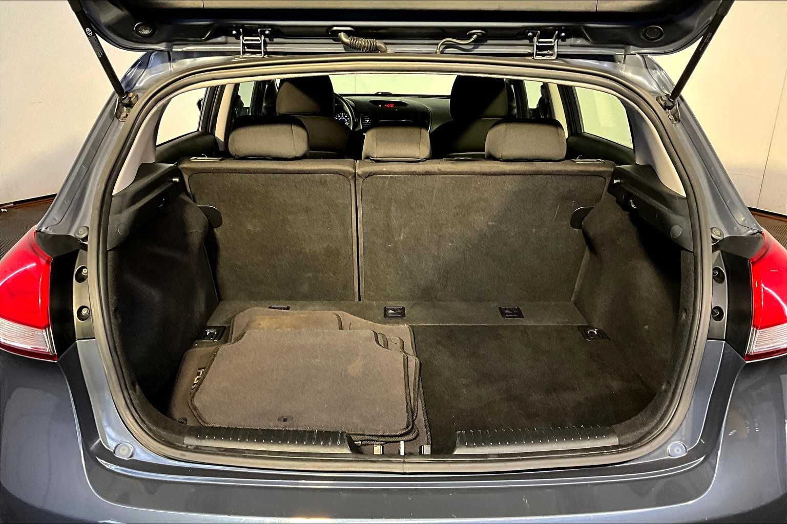 2016 Kia Forte 5-Door LX photo 31