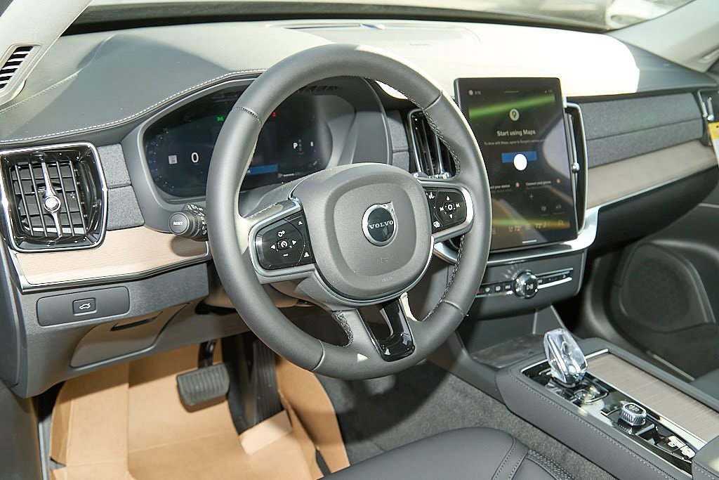2026 VOLVO XC90 - Image 12