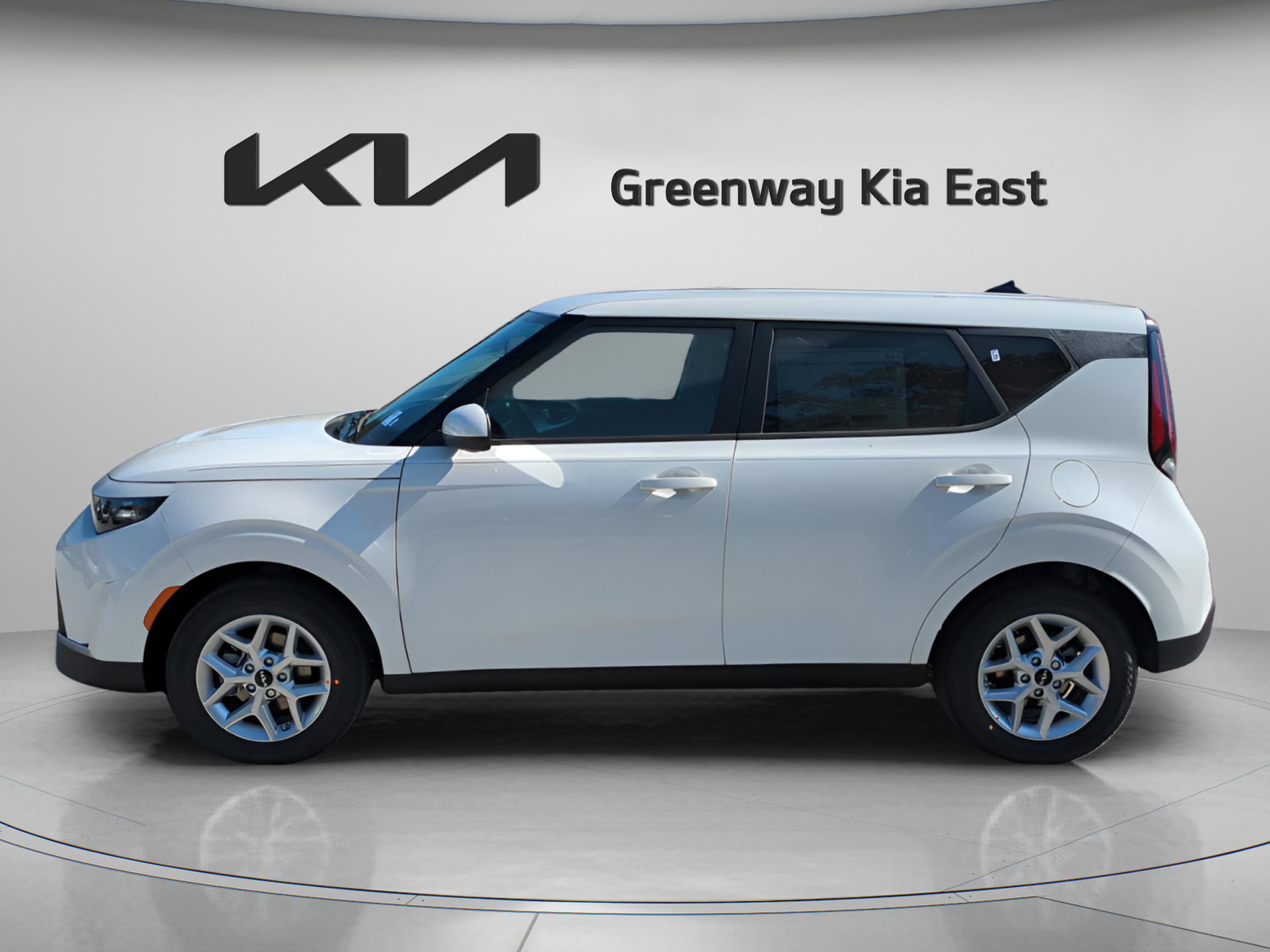 2025 Kia Soul LX photo 4