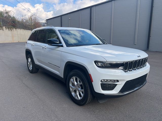 2023 Jeep Grand Cherokee Limited's photo