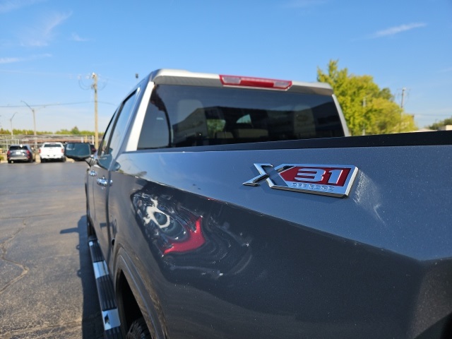 2026 Gmc Sierra 1500 SLT photo 2