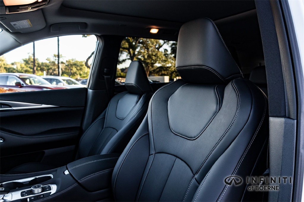 2026 Infiniti QX60 Luxe photo 8
