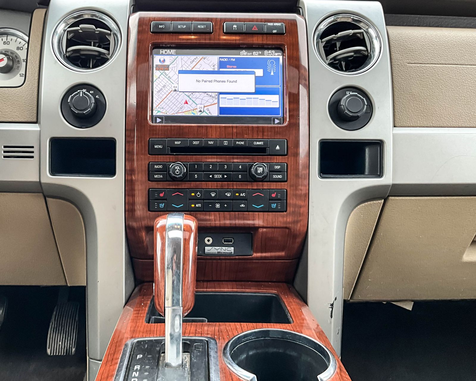 2010 Ford F-150 Lariat photo 12