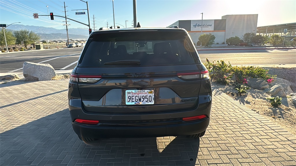 2023 Jeep Grand Cherokee Limited photo 3