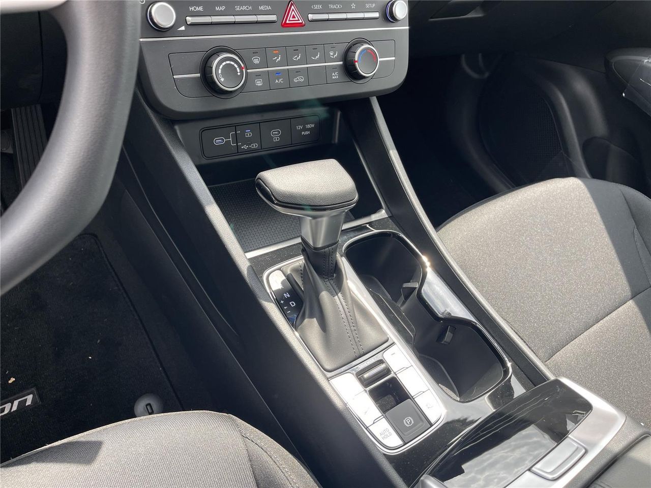 2025 Hyundai Tucson SE photo 12