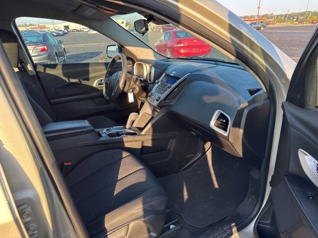 2015 Chevrolet Equinox LS photo 11