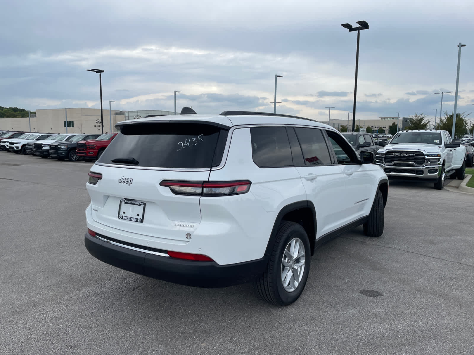 2025 Jeep Grand Cherokee Laredo photo 6