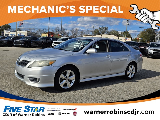 2011 Toyota Camry SE photo 3