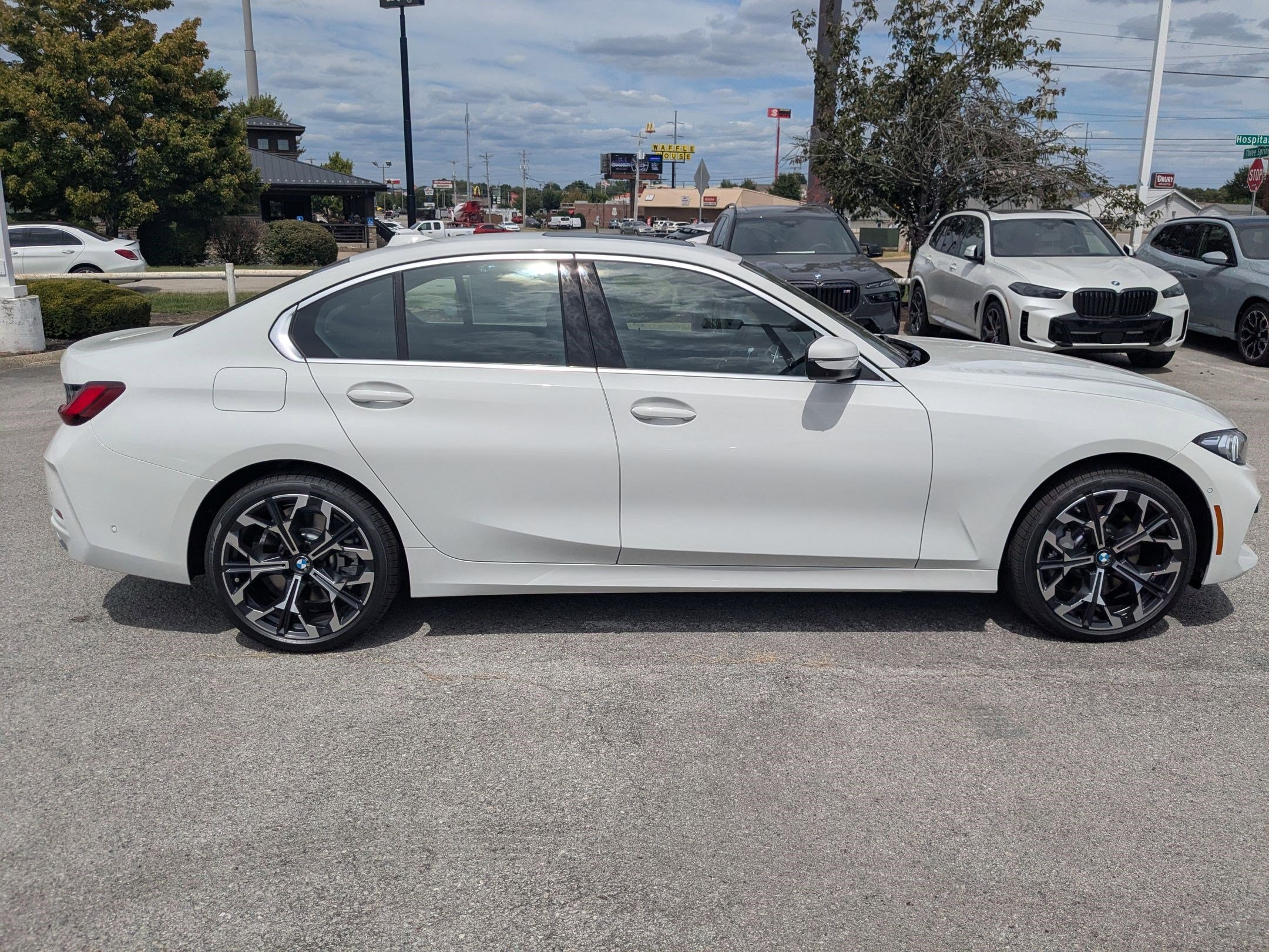 2025 Bmw 330i xDrive Sedan photo 4