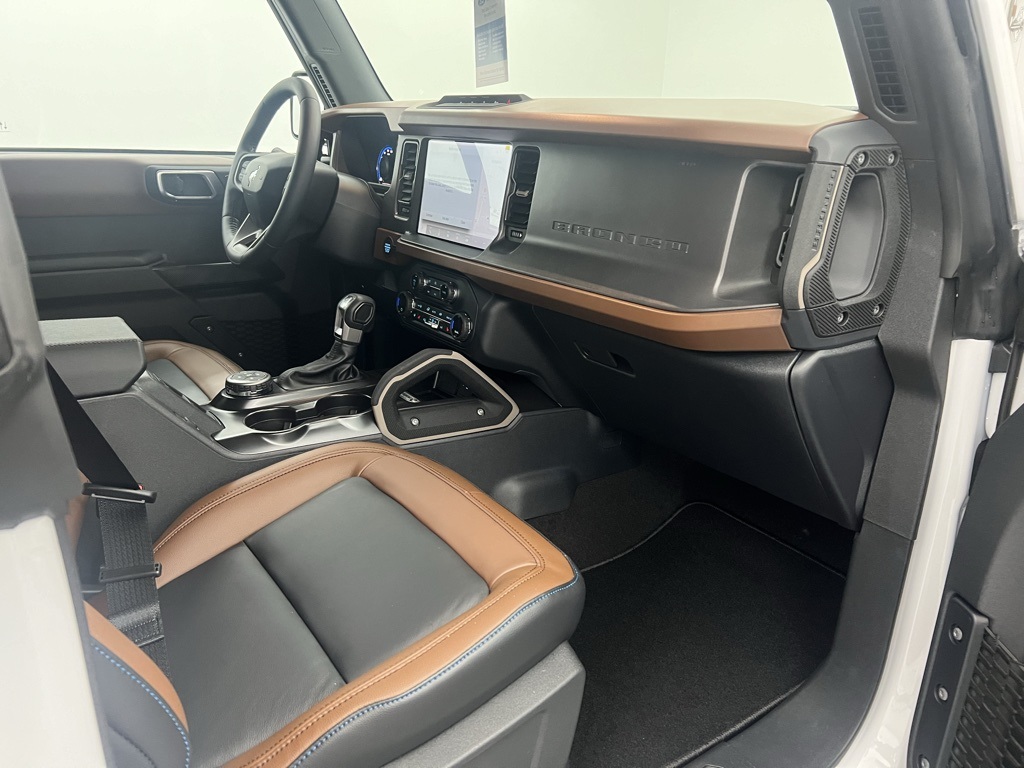 2024 Ford Bronco Outer Banks photo 25