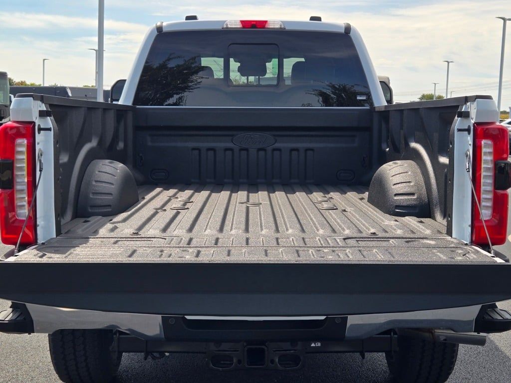 2026 Ford F-350 Lariat photo 13