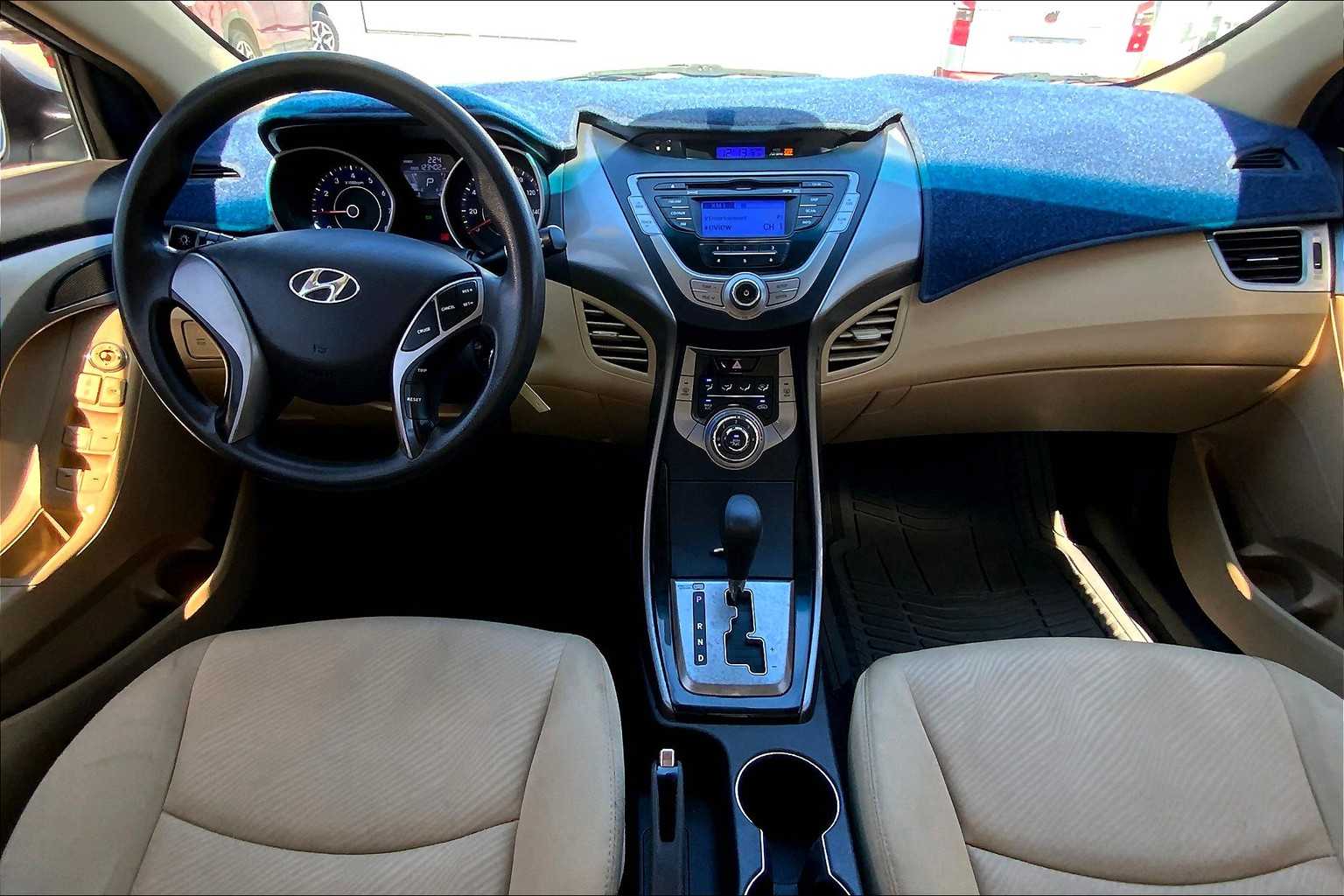 2013 Hyundai Elantra GLS photo 13