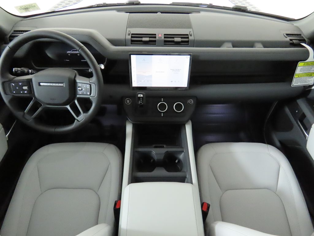 2025 Land Rover Defender 110 S photo 11