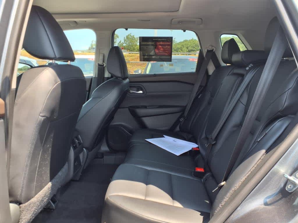 2023 Nissan Rogue SV photo 13