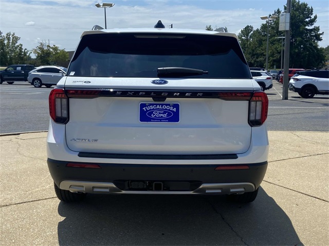 2025 Ford Explorer photo 2