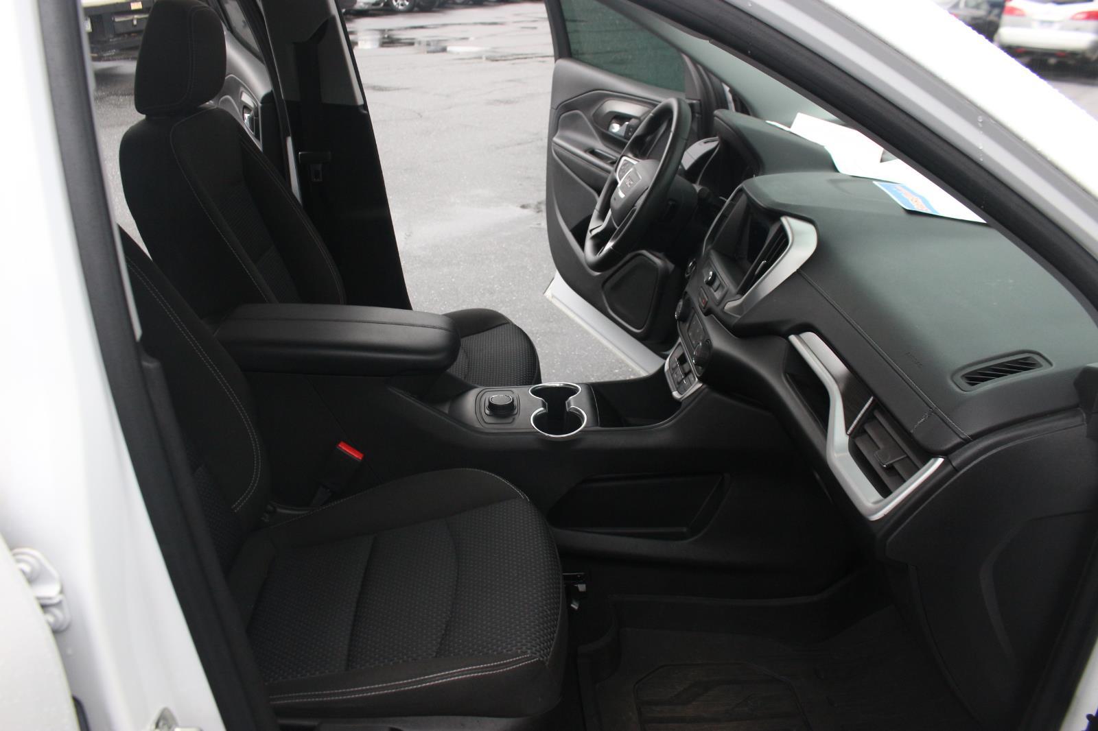 2022 Gmc Terrain SLE photo 29