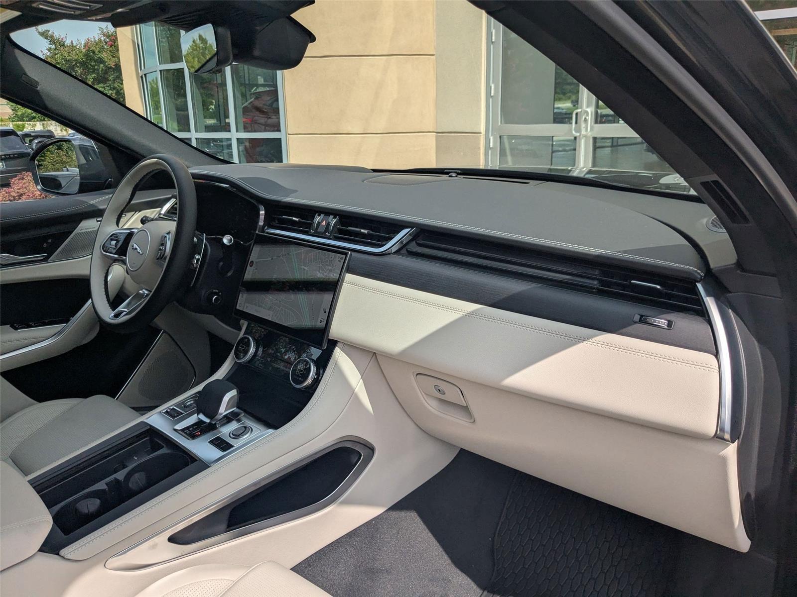 2026 Jaguar F-PACE P250 R-Dynamic S photo 27