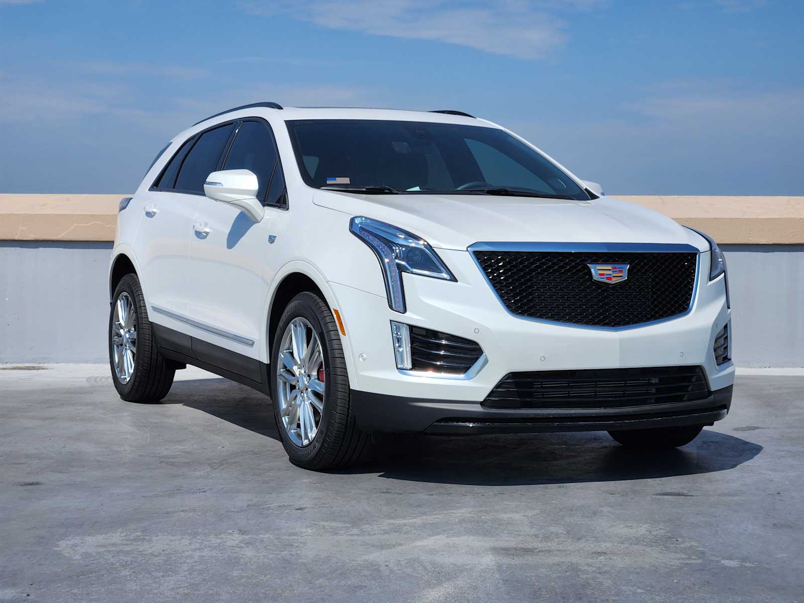 2025 Cadillac XT5 Sport photo 2
