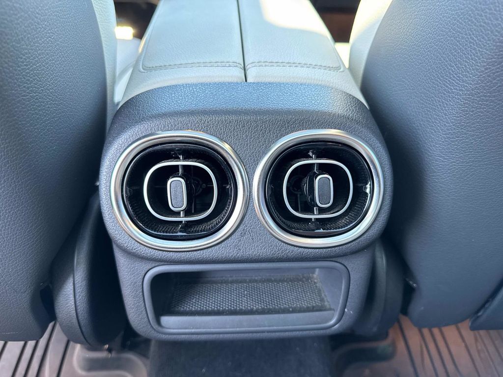 2023 Mercedes Benz GLC 300 4MATIC photo 12