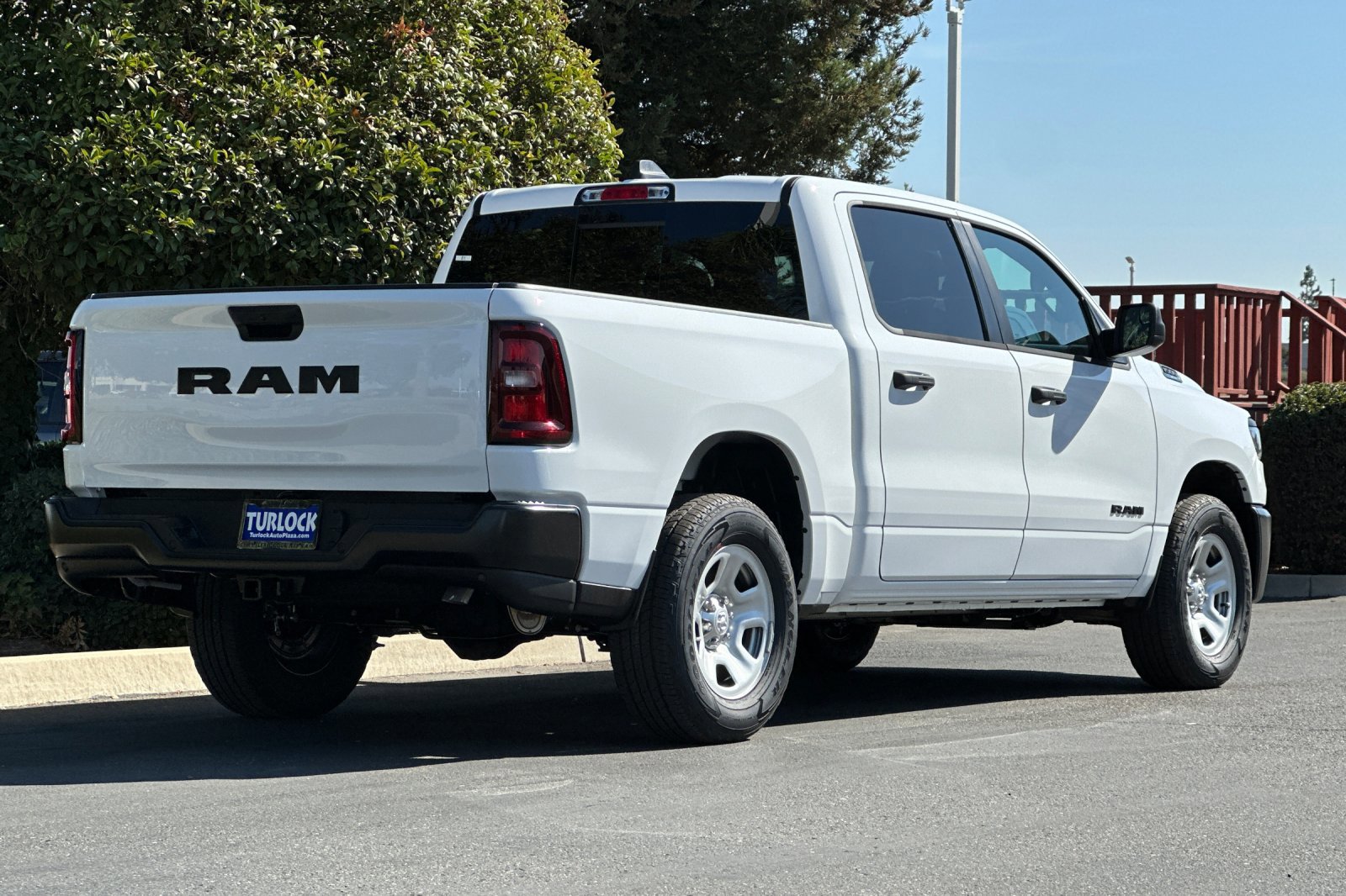 2025 Ram 1500 Tradesman photo 4