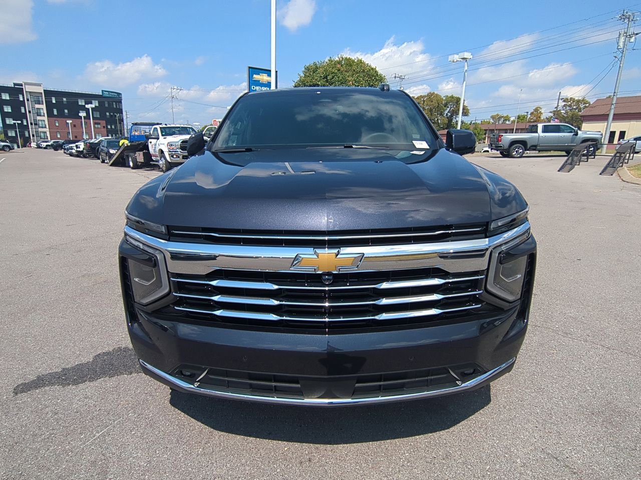 2025 Chevrolet Suburban LT photo 3