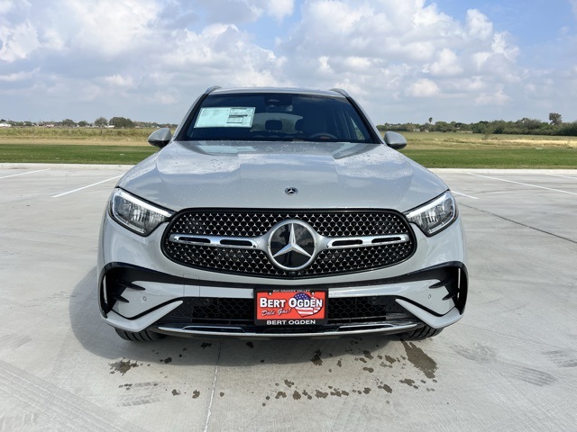 2026 Mercedes Benz GLC 300 photo 2