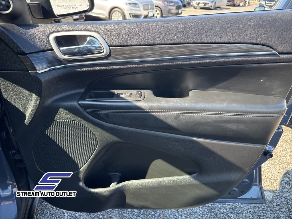 2019 Jeep Grand Cherokee Limited photo 32