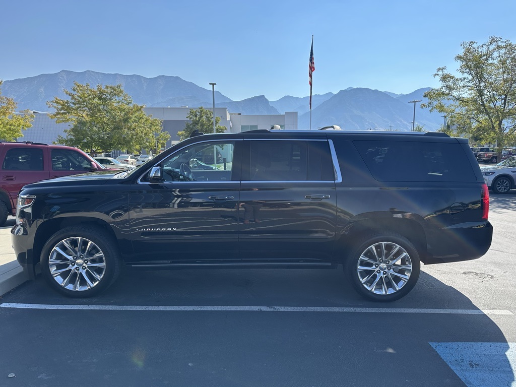 2019 Chevrolet Suburban Premier photo 4
