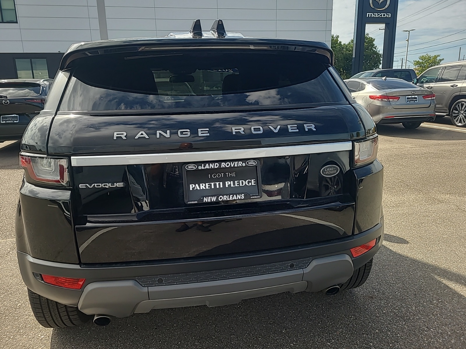 2019 Land Rover Range Rover Evoque HSE photo 2