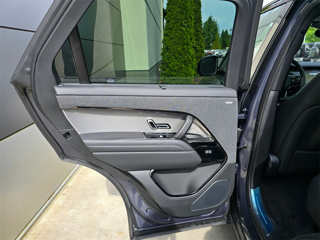 2025 Land Rover Range Rover Sport SE photo 21