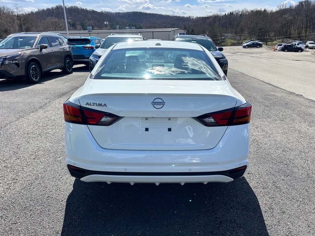 2025 Nissan Altima S photo 3