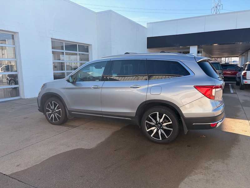 2021 Honda Pilot Elite photo 3