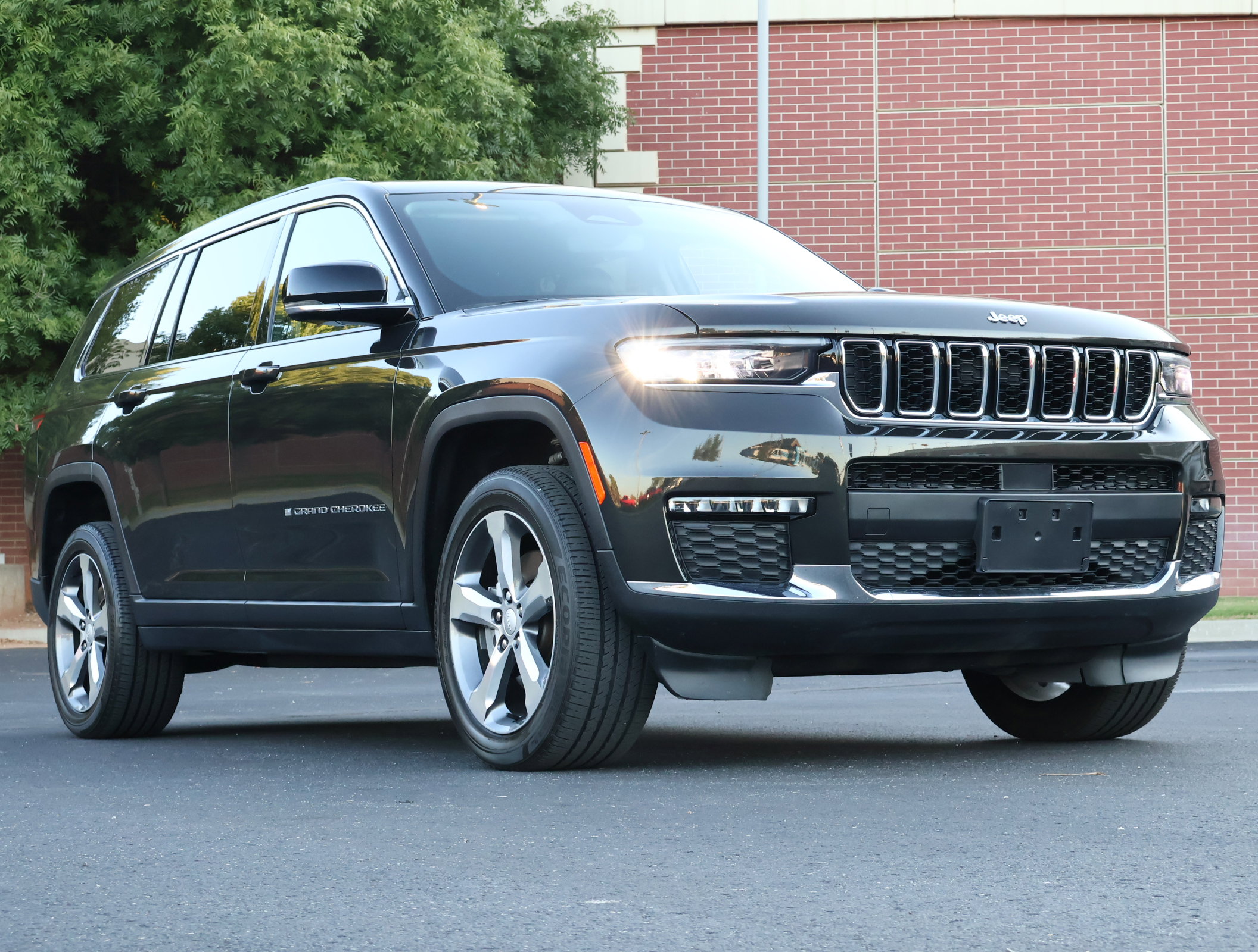 2022 Jeep Grand Cherokee L Limited's photo