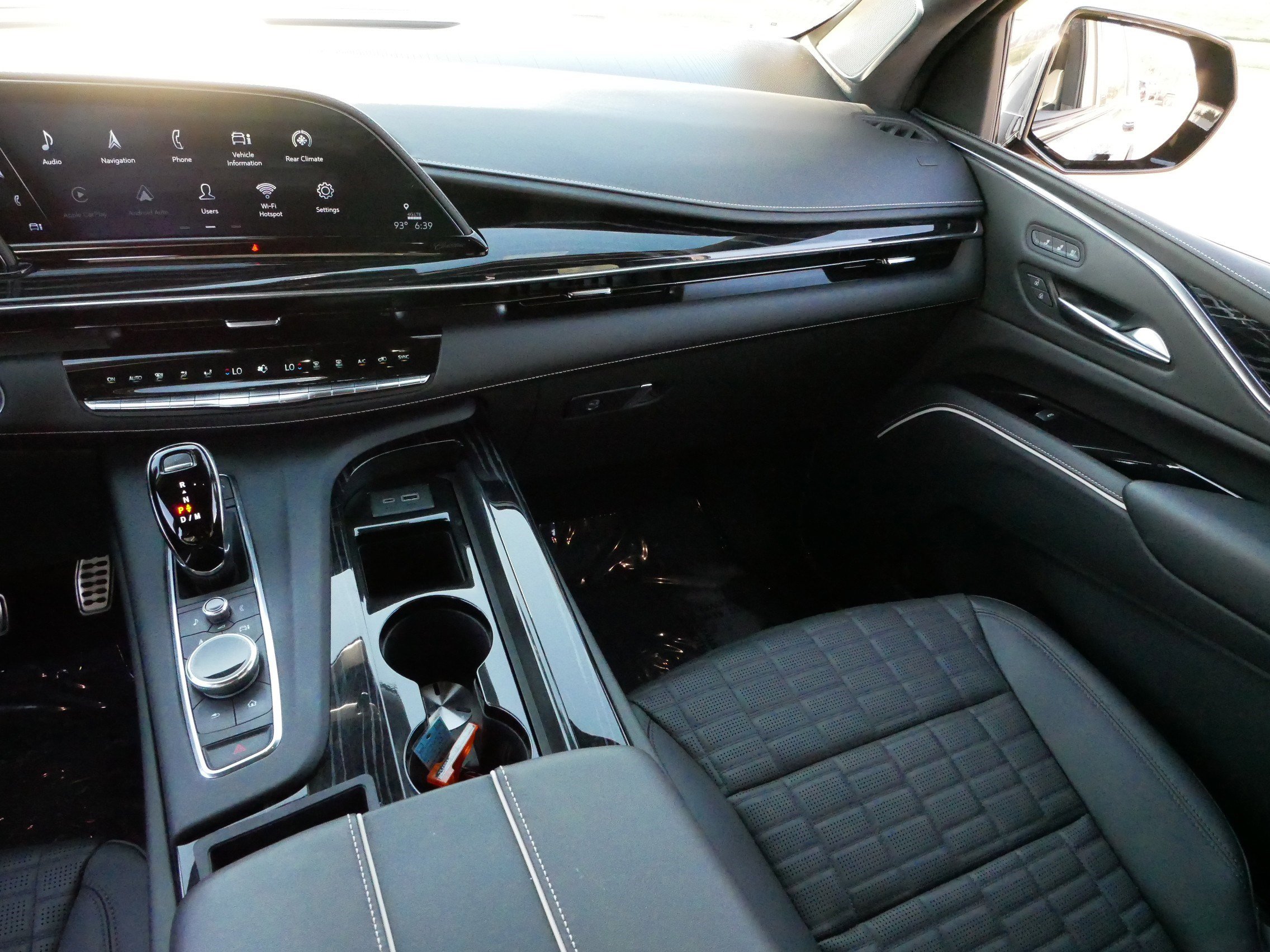 2023 Cadillac Escalade ESV V-Series photo 8
