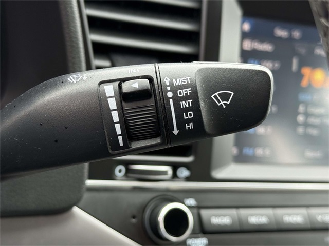 2017 Hyundai Elantra Limited photo 25