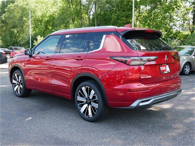 2025 Mitsubishi Outlander SEL photo 2