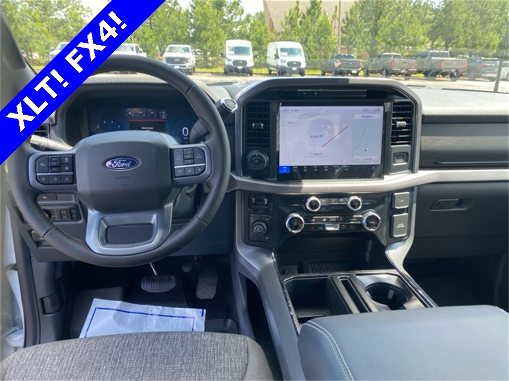 2025 Ford F-150 XLT photo 2