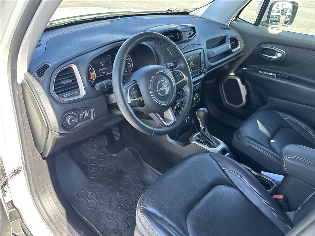 2016 Jeep Renegade Limited photo 8