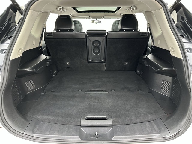 2014 Nissan Rogue SL photo 16