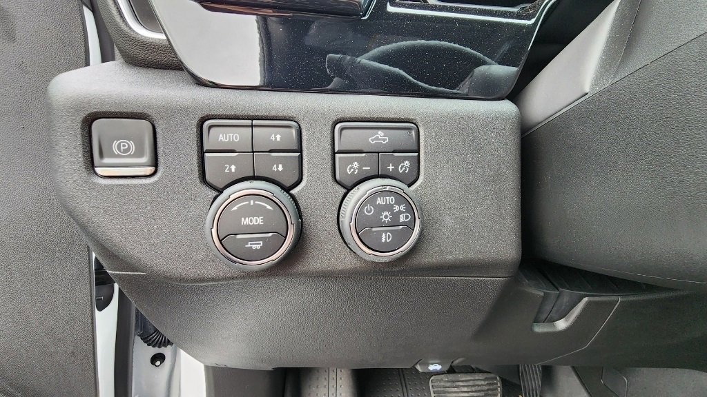 2024 Chevrolet Silverado 1500 RST photo 30