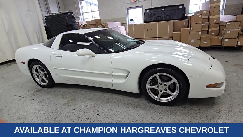 Used 2000 Chevrolet Corvette Base with VIN 1G1YY22G8Y5102333 for sale in Fowlerville, MI