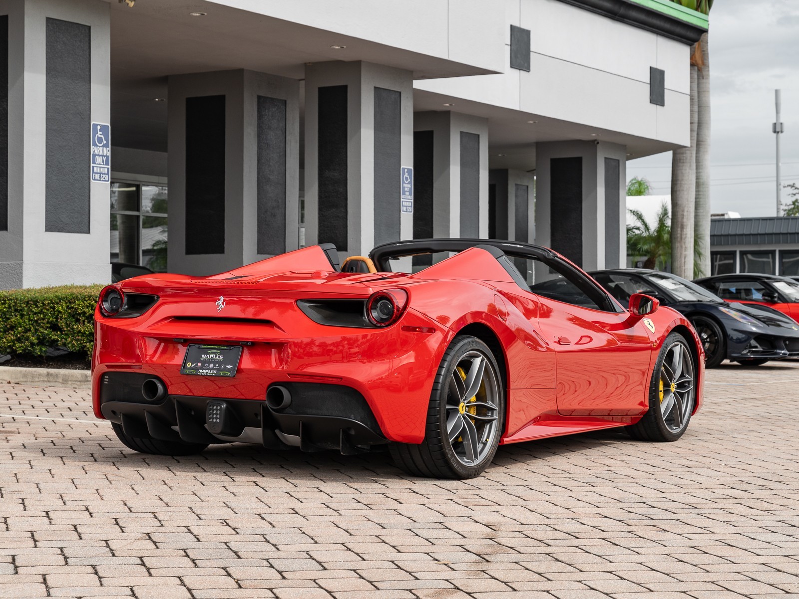 2019 Ferrari 488 Spider photo 13
