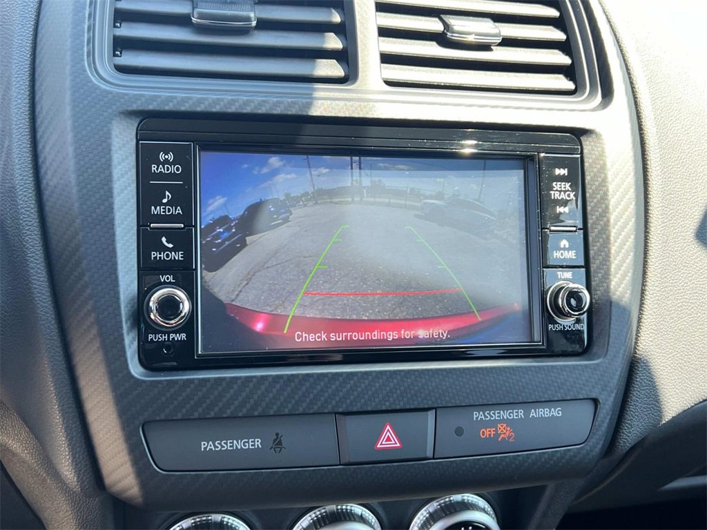 2025 Mitsubishi Outlander S photo 18