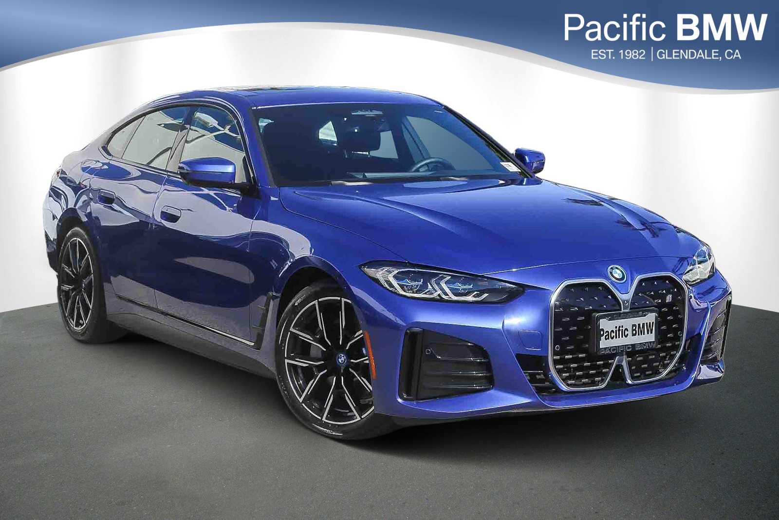 2024 BMW i4 40's photo