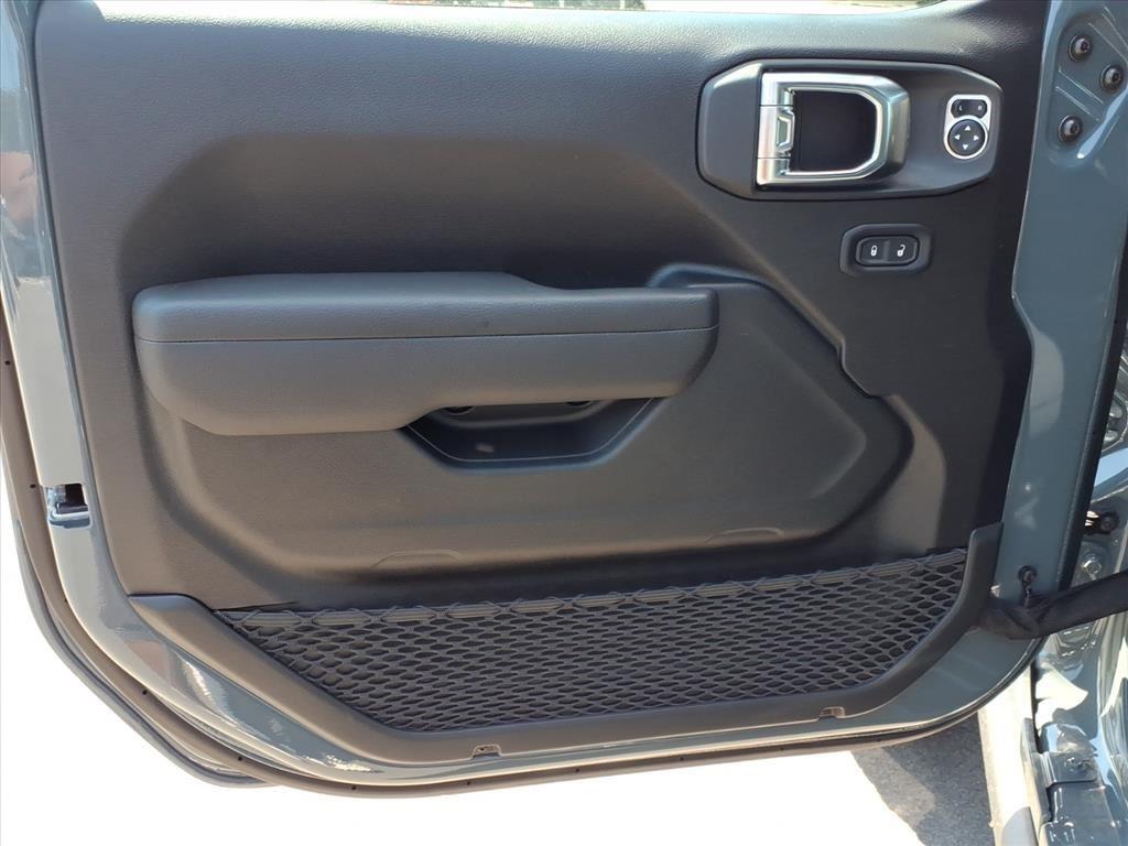 2025 Jeep Wrangler Willys photo 3