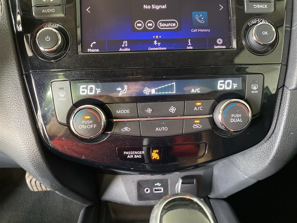 2020 Nissan Rogue SV photo 14