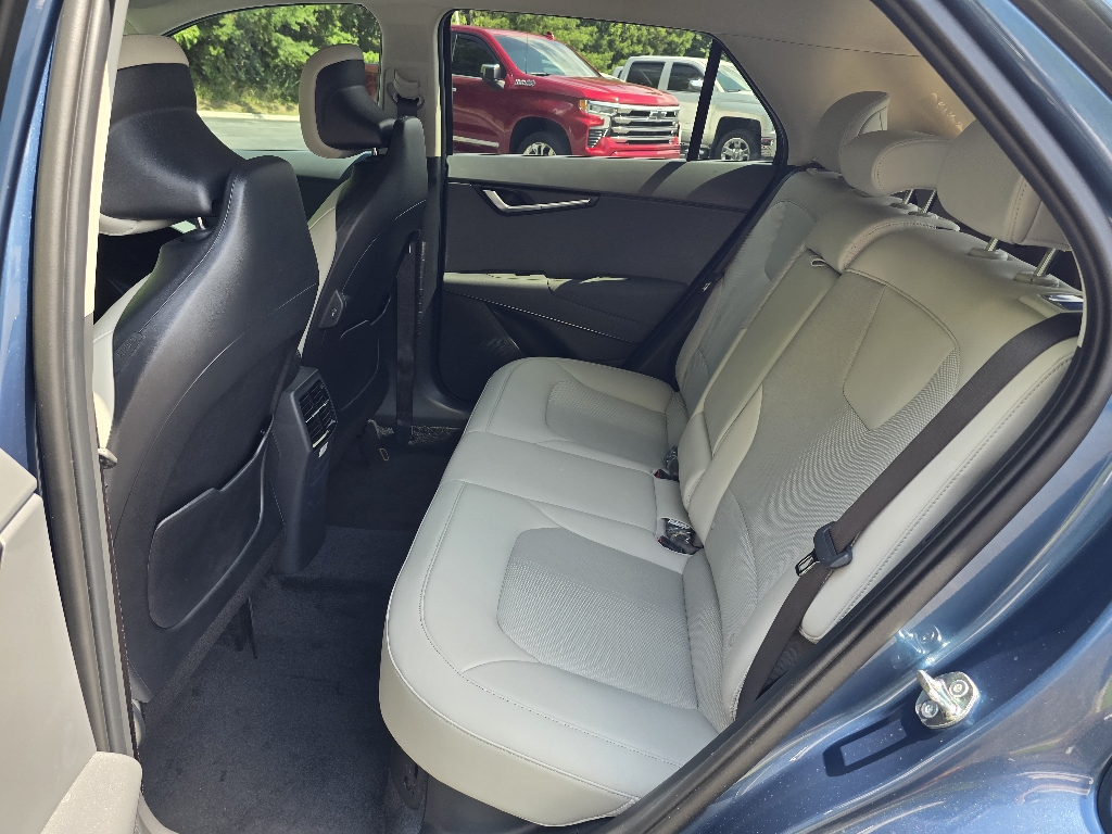 2025 Kia Niro EX photo 4