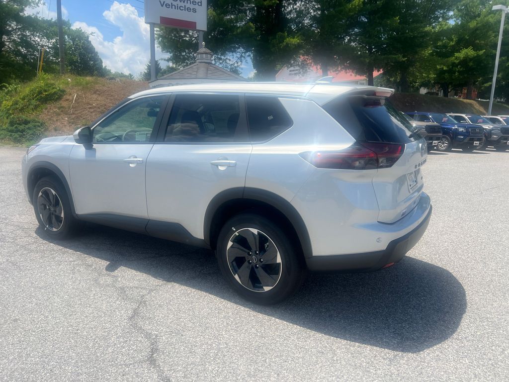 2025 Nissan Rogue SV photo 2