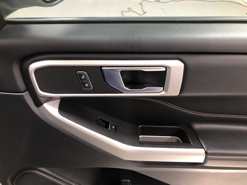 2021 Ford Explorer XLT Sport photo 13