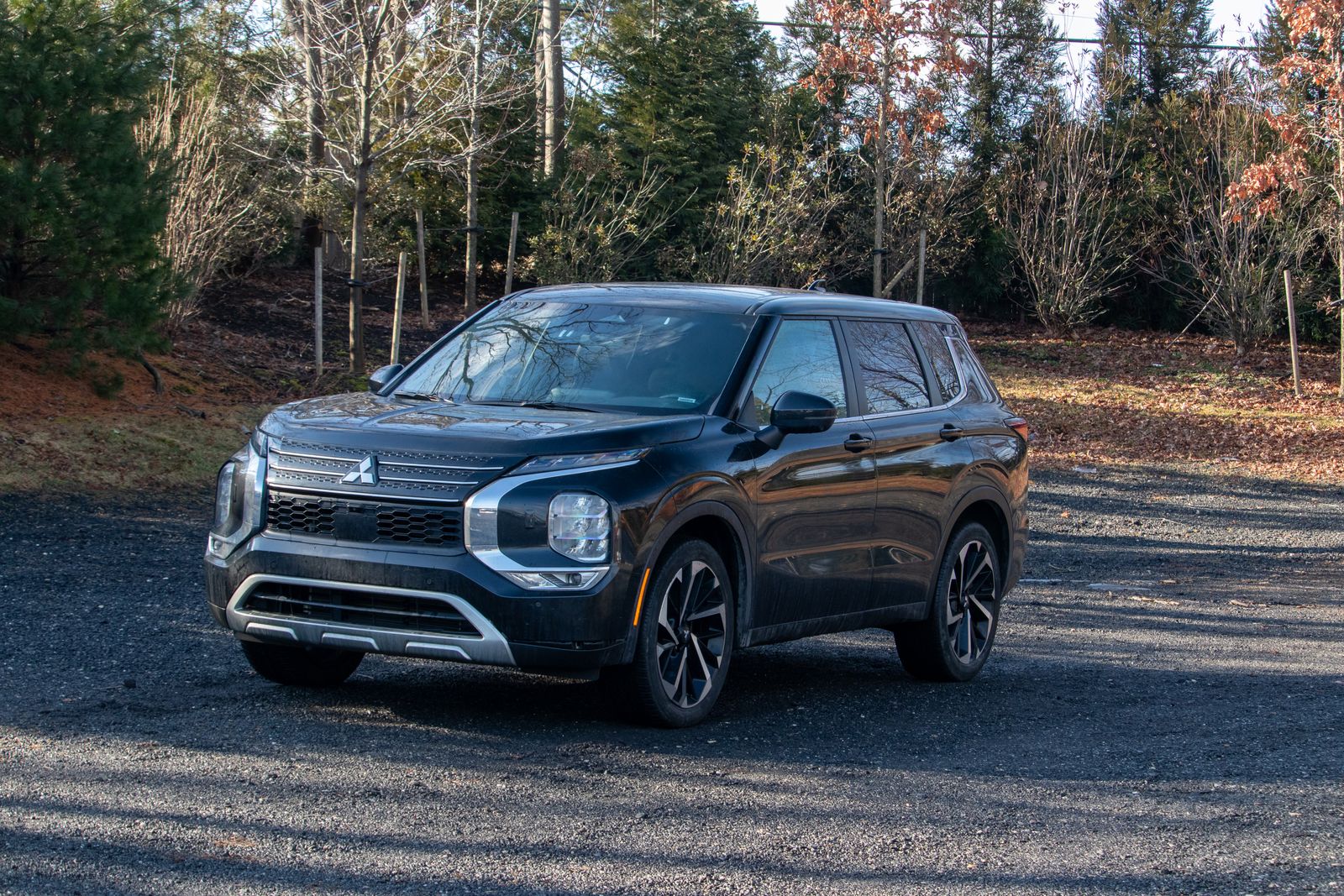 2024 Mitsubishi Outlander SE's photo